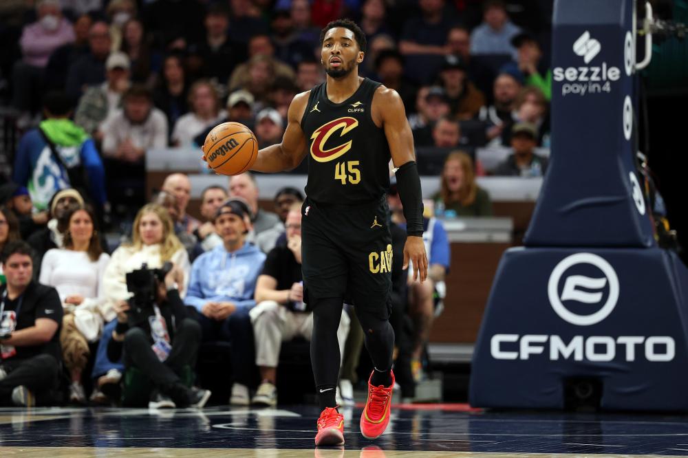 多萨坚韧不 多萨坚韧不